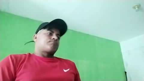 Snapshot of 9vinhocamshow chatting on February 24, 11:43 am 9vinhocamshow online show from February 24, 11:43 am