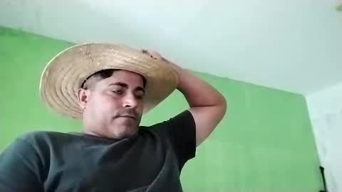 Snapshot of 9vinhocamshow chatting on February 28, 11:25 am 9vinhocamshow online show from February 28, 11:25 am