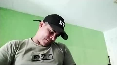 Snapshot of 9vinhocamshow chatting on March 5, 5:18 pm 9vinhocamshow online show from March 5, 5:18 pm