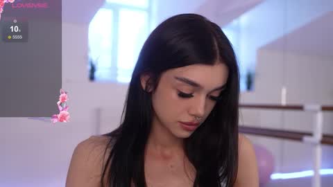 Snapshot of 9west chatting on September 17, 12:51 pm KARINA online show from September 17, 12:51 pm