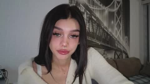 Snapshot of 9west chatting on September 18, 1:46 pm KARINA online show from September 18, 1:46 pm