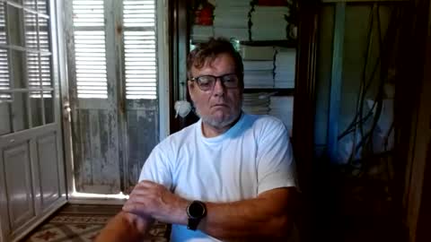 Snapshot of _123_voyeur_ chatting on May 29, 9:51 am _123_voyeur_ online show from May 29, 9:51 am
