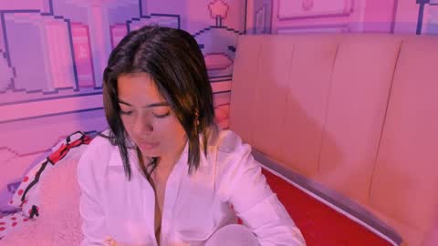 Alice  online show from February 5, 10:33 pm