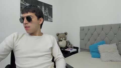 DERECK online show from February 22, 12:47 pm