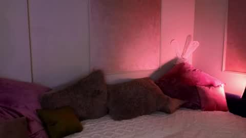 Willow online show from October 25, 9:42 pm