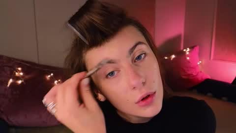 Willow online show from December 4, 9:12 pm