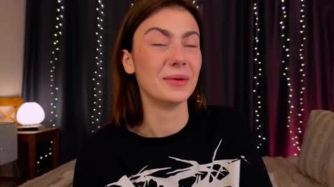 Snapshot of _a_n_n_y_ chatting on February 7, 9:40 pm Willow online show from February 7, 9:40 pm