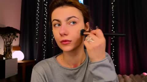 Snapshot of _a_n_n_y_ chatting on March 1, 6:26 am Willow online show from March 1, 6:26 am