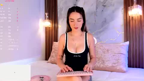 Snapshot of _abby__ chatting on June 24, 7:24 pm Gabriela abby online show from June 24, 7:24 pm