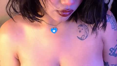 Snapshot of _abigaill_1 chatting on December 21, 5:36 am abigaill online show from December 21, 5:36 am