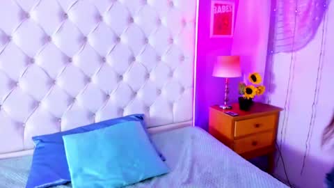 Snapshot of _abril77 chatting on December 26, 8:32 pm Abril online show from December 26, 8:32 pm