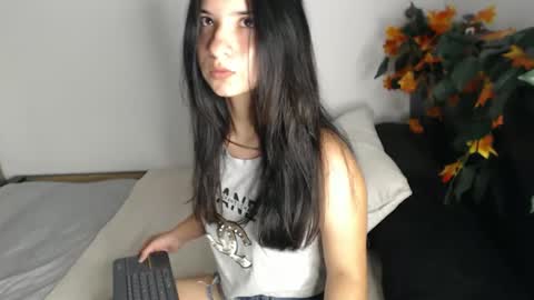 _abrill_20 online show from October 18, 10:43 pm