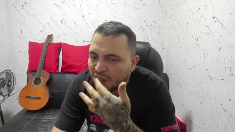 Snapshot of _ace_ventura chatting on July 30, 2:43 am ---- online show from July 30, 2:43 am