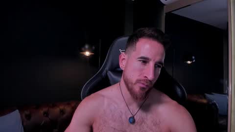 _adamcoper_ online show from October 16, 3:35 pm