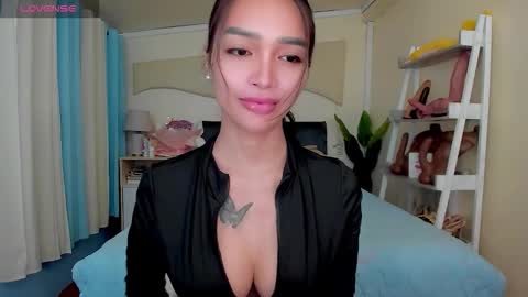 Snapshot of _agatha69_ chatting on February 4, 2:39 am agatha online show from February 4, 2:39 am