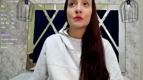 Snapshot of _alaia_collway_ chatting on December 6, 11:44 am Alaia online show from December 6, 11:44 am
