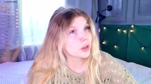 Snapshot of _aleksa chatting on February 18, 7:15 am Alexa online show from February 18, 7:15 am