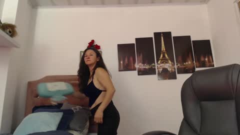 Snapshot of _alice_horny_ chatting on February 8, 1:22 am _alice_horny_ online show from February 8, 1:22 am