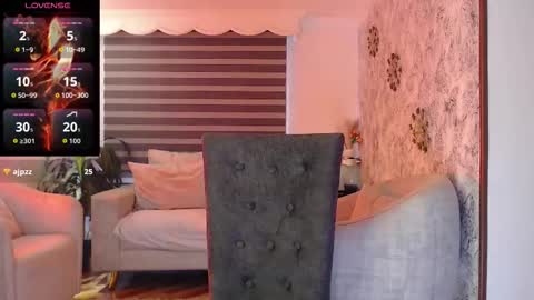 Snapshot of _alice_horny_ chatting on September 8, 8:30 pm _alice_horny_ online show from September 8, 8:30 pm