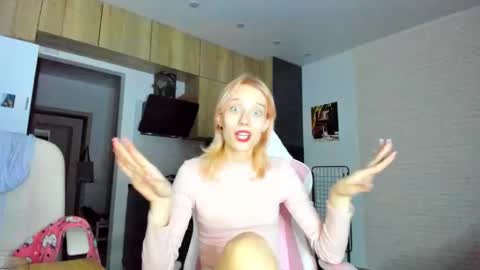 Snapshot of _alice_kitty chatting on February 25, 4:49 pm Gaylord online show from February 25, 4:49 pm