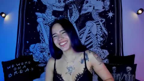 Snapshot of _alicesasha_ chatting on March 27, 7:47 am _alicesasha_ online show from March 27, 7:47 am