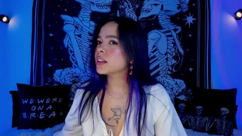 Snapshot of _alicesasha_ chatting on March 30, 7:09 am _alicesasha_ online show from March 30, 7:09 am