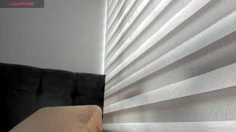 Snapshot of _aliice_1 chatting on December 1, 6:52 pm  Alice  online show from December 1, 6:52 pm