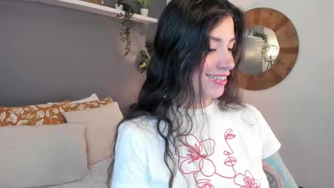 Snapshot of _aliice_1 chatting on February 25, 9:02 pm  Alice  online show from February 25, 9:02 pm