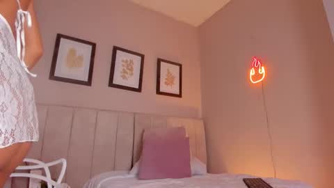 Hii I m Alison   online show from October 23, 11:31 am