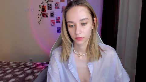 Snapshot of _alissaa_ chatting on February 24, 4:15 pm Alice online show from February 24, 4:15 pm