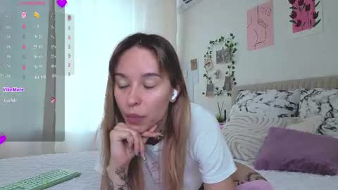 Snapshot of _alissaa_ chatting on July 23, 6:33 am Alice online show from July 23, 6:33 am