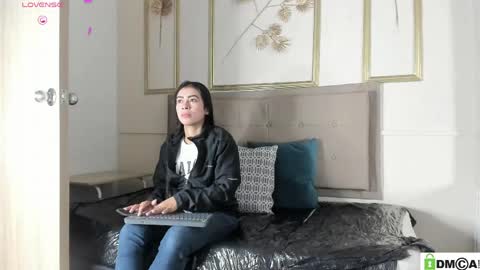 Snapshot of _alisson_foxx chatting on May 11, 12:22 pm alisson online show from May 11, 12:22 pm