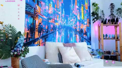 Mia online show from April 25, 12:30 pm