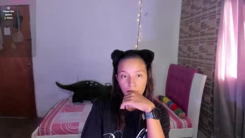 Snapshot of _amelia_johns chatting on February 5, 7:29 pm AMELIA online show from February 5, 7:29 pm