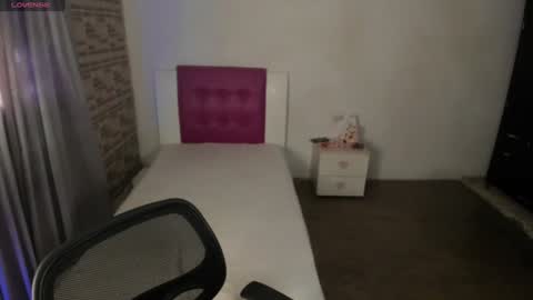 Snapshot of _amelia_johns chatting on July 9, 8:46 pm AMELIA online show from July 9, 8:46 pm