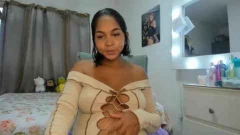 Analia online show from May 2, 10:59 pm