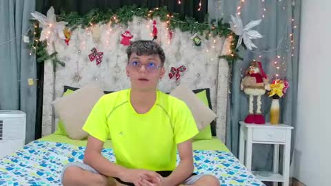Snapshot of _andrew_williams chatting on December 16, 7:00 pm Andres online show from December 16, 7:00 pm