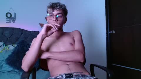 Andres online show from January 10, 10:57 pm