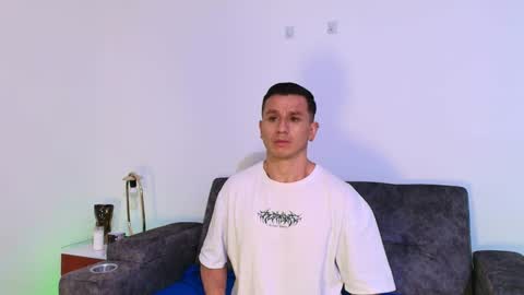 _andrewfalcon2 online show from September 25, 12:20 pm