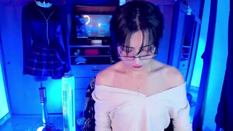 Angell Dustt  online show from March 2, 2:03 am