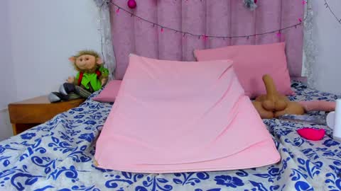Snapshot of _aniisha_ chatting on December 13, 10:34 pm Any online show from December 13, 10:34 pm