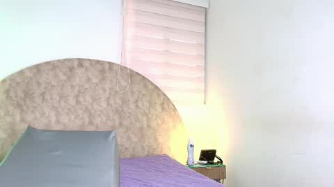 Snapshot of _aniisha_ chatting on February 4, 7:31 pm Any online show from February 4, 7:31 pm