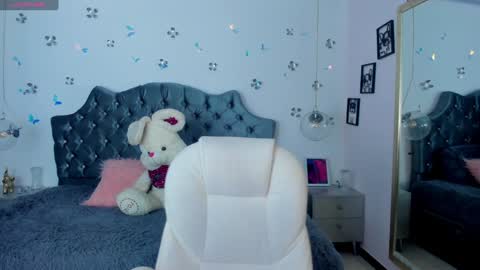 antonnela online show from January 13, 1:49 pm