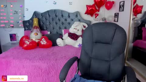 antonnela online show from February 19, 1:17 pm