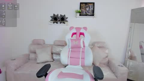    online show from April 13, 12:32 pm