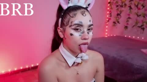 Snapshot of _ariiaa_ chatting on April 26, 2:09 am Aria online show from April 26, 2:09 am