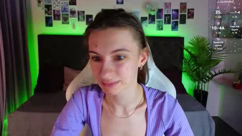 _ash_leyy_ online show from November 21, 7:51 am