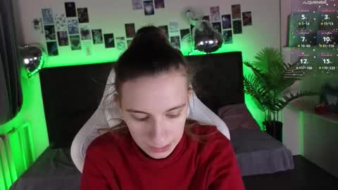 _ash_leyy_ online show from December 14, 3:23 am