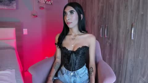 Snapshot of _ashly_77 chatting on October 27, 7:18 pm Ashly online show from October 27, 7:18 pm