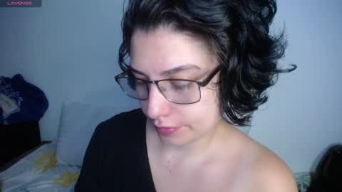 Snapshot of _atenea_golden chatting on December 21, 12:49 pm atenea online show from December 21, 12:49 pm